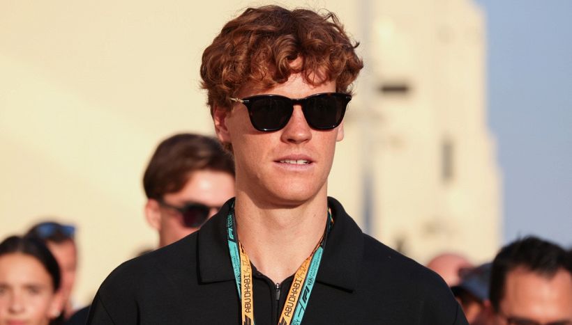 Sinner mollato da Laila a Dubai: fine della luna di miele, Jannik rimette il tennis al centro di tutto