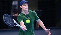 Sinner è già in vantaggio su Alcaraz: Jannik si prepara a Dubai con due coach, Carlos al momento ne ha mezzo