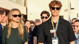 Jannik Sinner accolto a Seul nella Corea del K-pop senza Laila Hasanovic, per il primo atto contro Carlos Alcaraz