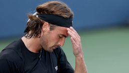 Tsitsipas, ti salva mamma: "Può insidiare Sinner e Alcaraz". La verità sulle rotture con Badosa e Ivanisevic
