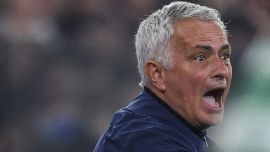 Mourinho furioso: Benfica, guerra agli arbitri dopo rigore assegnato al 90' allo Sporting dopo 12' al Var