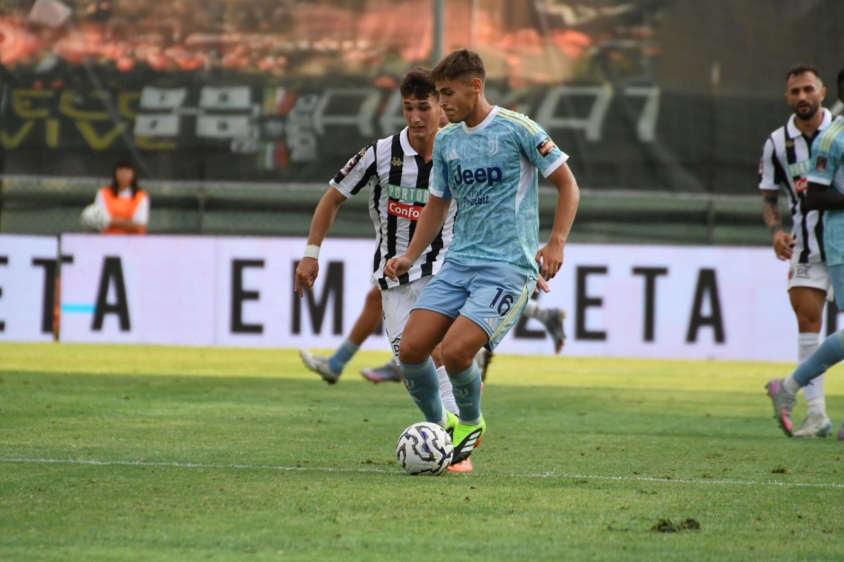 Ascoli-Juventus NG, Faticanti Juventus NG in azione (LPS)