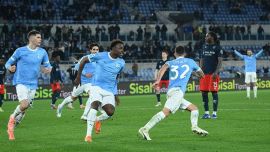 Lazio-Genoa, moviola: Zufferli non decide niente, fa tutto il Var, polemiche feroci al 95'