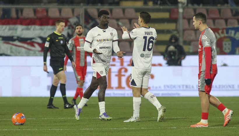 Cremonese-Cagliari, moviola: decide sempre il Var, rosso revocato e gol annullato