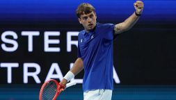 United Cup, Italia-Svizzera 1-1: Cobolli soffre con Wawrinka, litiga con l'arbitro e salva gli Azzurri