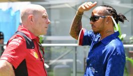 Hamilton tornerà più forte, l'ex Ferrari non ha dubbi ma incorona Bearman: "Futuro campione" e Leclerc diventa zio