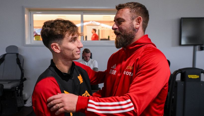 Il Genoa batte la Fiorentina, De Rossi ha convinto Baldanzi: il legame speciale nato ai tempi della Roma