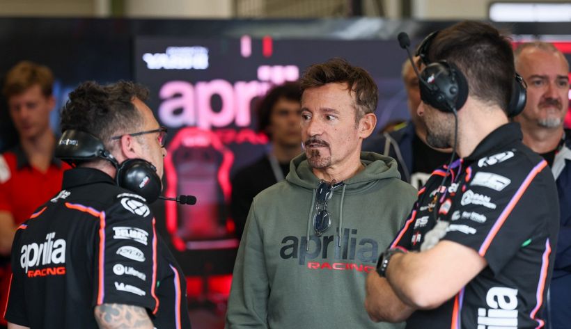 Max Biaggi, stoccata alla Ducati: "Aprilia unica realtà italiana della MotoGP. Il 2026 è il nostro anno per il titolo"