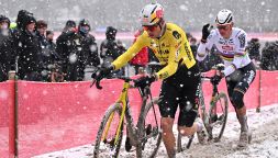 Van der Poel rincuora Van Aert dopo la frattura alla caviglia destra e l'operazione. Tornerà per le classiche del Nord?