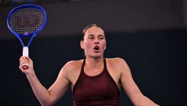 Brisbane, Kostyuk nella bufera: le parole dopo il ko in finale con Sabalenka. Ma lo sfottò di Aryna non passa inosservato