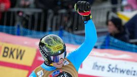 Wengen, Odermatt firma il poker sul Lauberhorn. Brilla la stella di Franzoni e l'Italia esulta anche con Parisi