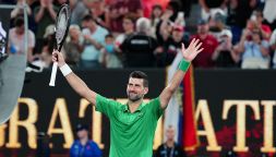 Australian Open, Djokovic batte Martinez, rimprovera il pubblico e scaccia i dubbi: è lui l’anti Sinner-Alcaraz