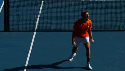 Australian Open folle, Jacquemot litiga col coach e lui fugge: Fokina a muso duro con i tifosi, interviene l’arbitro