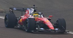 Ferrari SF-26, le prime immagini in pista di Hamilton poi Leclerc: tifosi a Fiorano dalle 5 di mattina