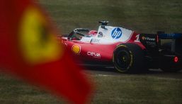 Test Barcellona, il giorno dopo della Ferrari: Leclerc e Hamilton prudenti, e Lewis mette già in riga la squadra