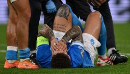 Napoli-Fiorentina, Di Lorenzo infortunio e lacrime: la reazione dei compagni. Conte vive un incubo, anche Gattuso in ansia