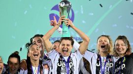 Il gol di tacco firmato da Cristiana Girelli è magia, la Supercoppa è dalla Juventus Women, Roma battuta