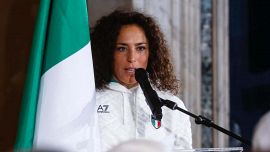 Brignone adesso ci crede: 'E' ora di tornare con le ragazze'. Shiffrin e Vonn esultano. Dramma Liensberger