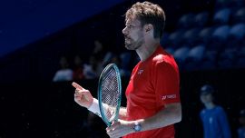 United Cup, Wawrinka bulletto come Kyrgios: lo sfottò a Errani è virale. E l’AO lo tiene appeso come Nick