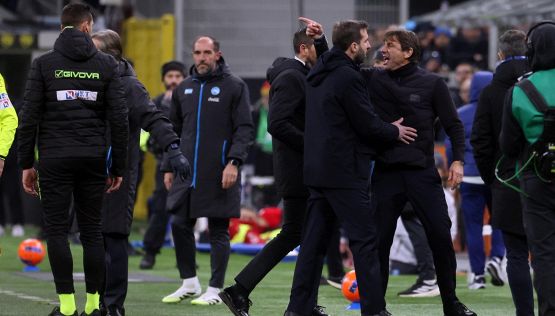 Inter-Napoli, Conte è una furia dopo il rigore: le accuse a Doveri, faccia a faccia col quarto uomo ed espulsione