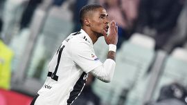 L’ex Juve Douglas Costa al Chievo in Serie D: la Top 5 (+1) degli ex Serie A che hanno giocato tra i dilettanti