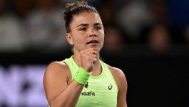 Australian Open, Paolini imperturbabile: Jas travolge Frech tra insetti, nubifragi, traslochi e tifosi ubriachi