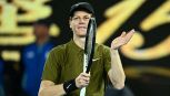Australian Open, Sinner in versione “demone”: Duckworth non urla più. Jannik sfotte Vagnozzi e fa emozionare un bimbo