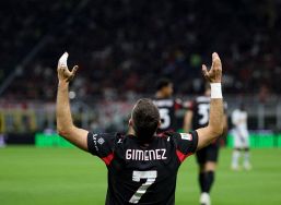 Milan, Gimenez torna e sfida Leao e Fullkrug. Allegri perde Loftus-Cheek, ma trova il difensore: chi arriva