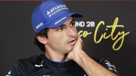 Sainz nei guai, la Williams salta i test di Barcellona: il messaggio dell'ex Ferrari e Briatore lancia l'Alpine