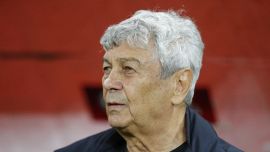 Inter e Romania in ansia per Lucescu, ricoverato d’urgenza a Bucarest: il messaggio del c.t. non calma i tifosi 