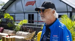 F1, Briatore e la condizione ad Alpine: "Motore Mercedes o niente". E sprona Colapinto: "Non è più un bambino"