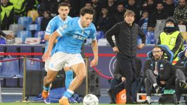 Champions, al Napoli non basta Vergara, crolla col Chelsea e finisce dietro al Pafos. E Conte se la prende col calendario   