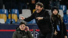 Napoli, Conte furioso: lo sfogo sul mercato e la rivelazione sull’infortunio di Di Lorenzo. E tira in ballo anche la Juve