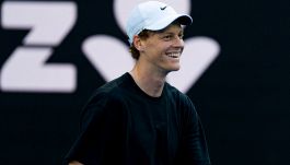 Sinner, nuova sfida ad Alcaraz al Million Dollar 1 Point Slam: regole bizzarre, ci sono pure Kyrgios e Paolini
