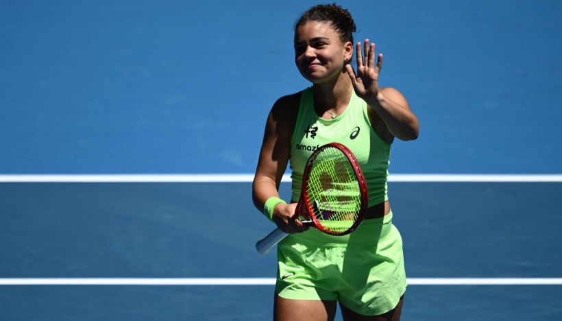 Australian Open, Paolini facile contro Sasnovich. Cobolli maledice i problemi di stomaco: Fery ne approfitta