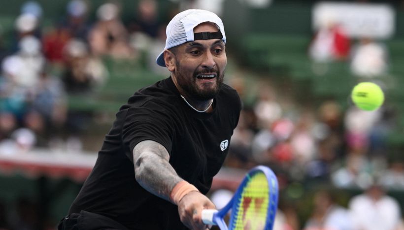 Kyrgios, l’ultima pagliacciata dell’anti-Sinner non conquista neppure il 'suo' pubblico: nuova bufera su Nick