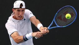 Maestrelli da favola, batte Atmane e si regala Djokovic: lacrime in campo, pure Canè s'emoziona