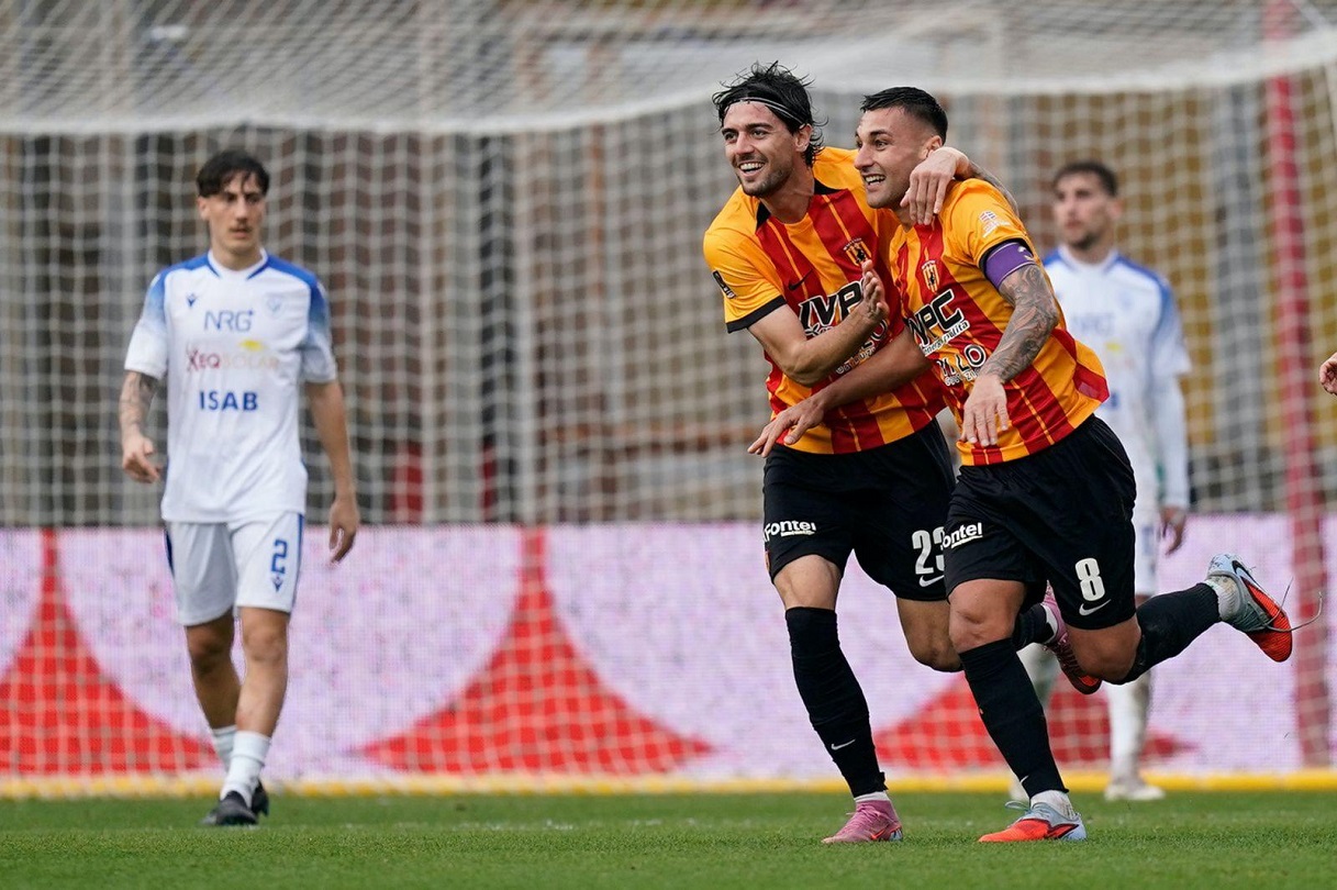 Maita esulta dopo il gol in Benevento-Siracusa (LPS)