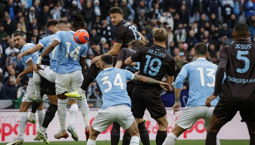 Lazio-Napoli, moviola: dubbi sul gol di Rrahmani e i tre rossi, Sarri ancora contro gli arbitri, rissa finale