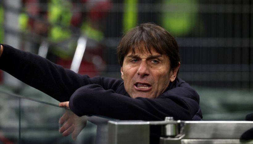 Napoli, per Conte fuoco amico: l’accusa del grande ex Alessandro Renica scatena i tifosi