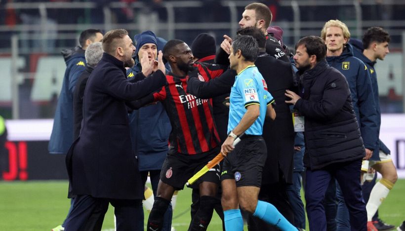 Milan-Genoa, moviola: due rigori negati e gol annullato ai rossoneri, penalty al 95’ per il Grifone, che baraonda