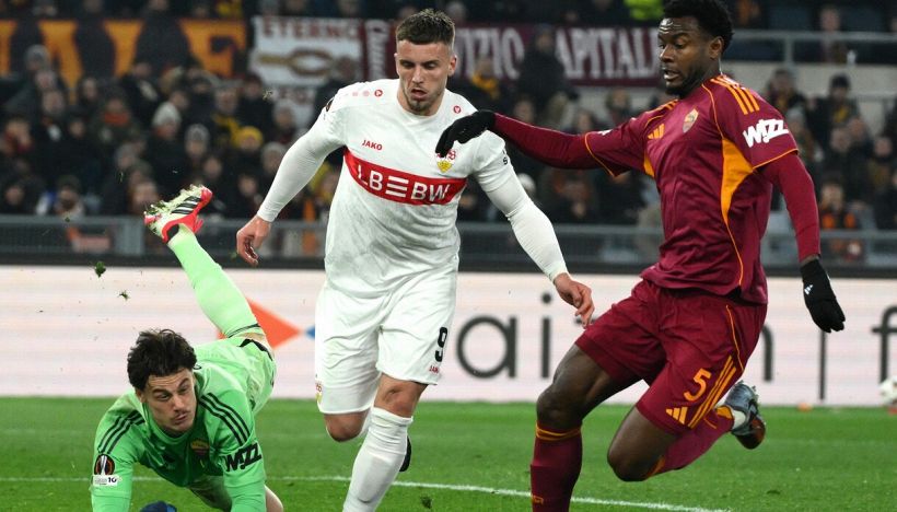 Roma-Stoccarda, moviola: l’Olimpico rumoreggia per un rigore, perché l’arbitro lo ha ignorato