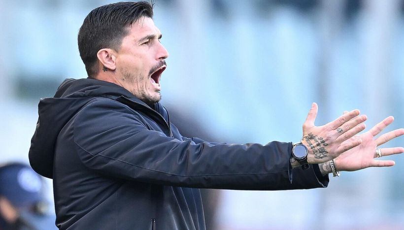 Cagliari-Milan, Pisacane: lo sfogo sull’arbitro e il giallo dei tacchetti