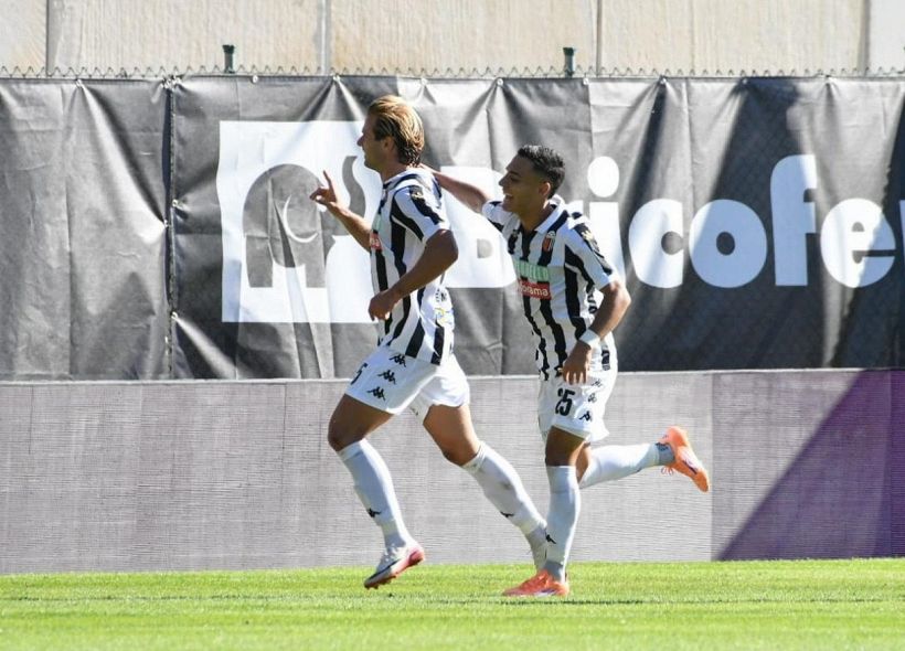 Il Catania è scoppiato, pari tra i fischi: il Benevento ora è a +12 e vede la B, l’Ascoli non molla
