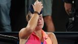 Rybakina batte Sabalenka e vince gli Australian Open: Aryna s'arrabbia e crolla, trionfa la 'fredda' Elena