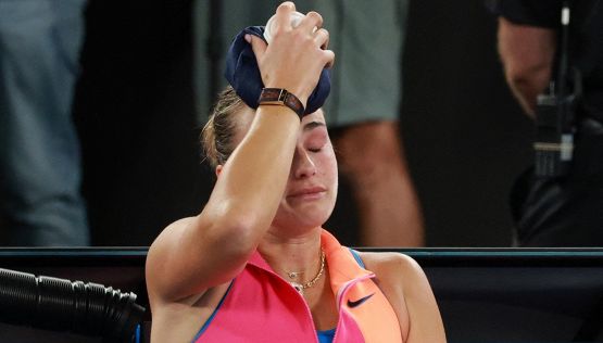 Rybakina batte Sabalenka e vince gli Australian Open: Aryna s'arrabbia e crolla, trionfa la "fredda" Elena