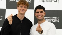 Sinner-Alcaraz, dove vedere in tv (gratis) e streaming l'esibizione super a Seul che porta agli Australian Open