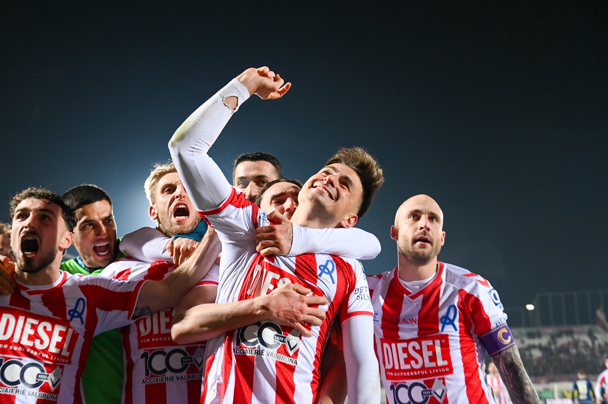 Stuckler Vicenza esulta dopo gol (LPS)