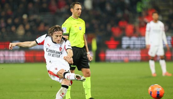 Cagliari-Milan, moviola: tre rigori negati e troppe decisioni cervellotiche, che caos