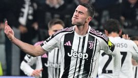 L'ultimo compleanno di Dusan Vlahovic alla Juventus, quattro anni di tormenti e promesse cedute a parametro zero